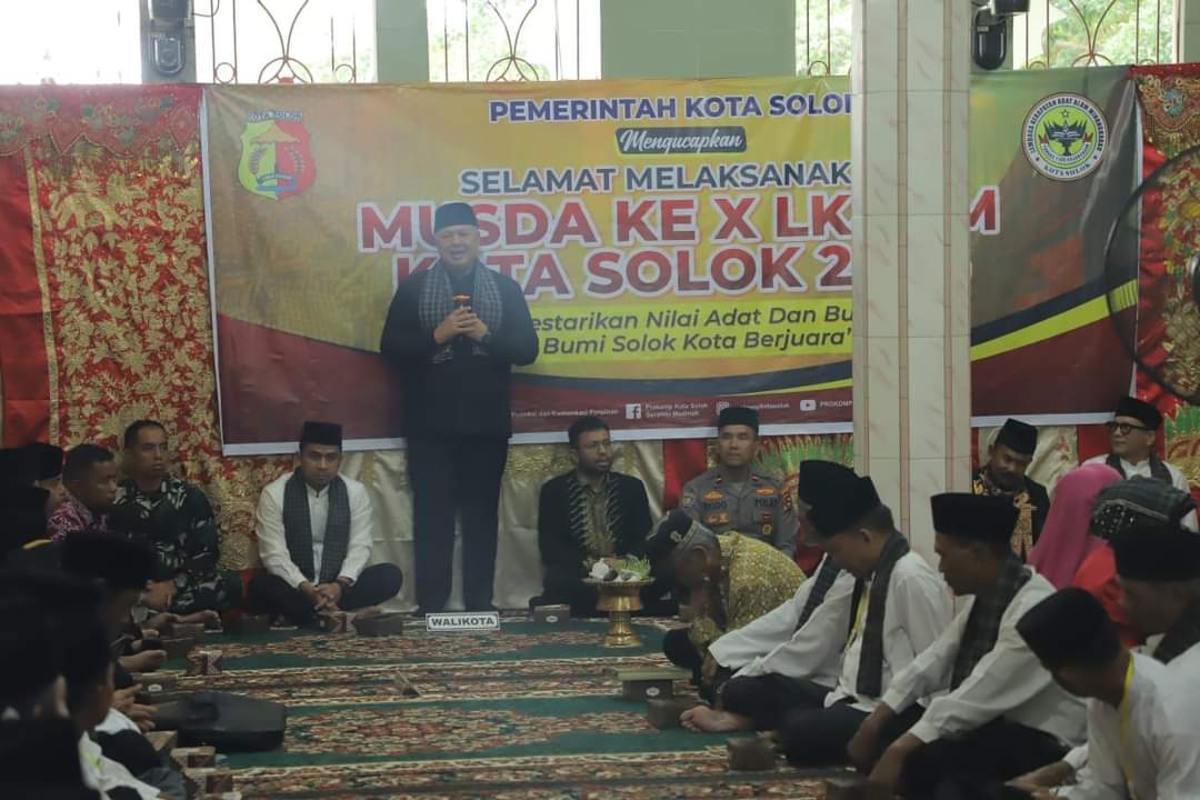 Wali Kota Solok Zul Elfian Umar beri sambutan pada Lokakarya/Musda  LKAAM  Kota Solok Tahun 2024 